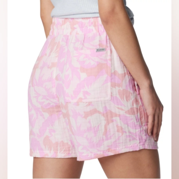Columbia Pants - COLUMBIA Light Pink Holly Hideaway Breezy Shorts - Size Medium   (NWT)